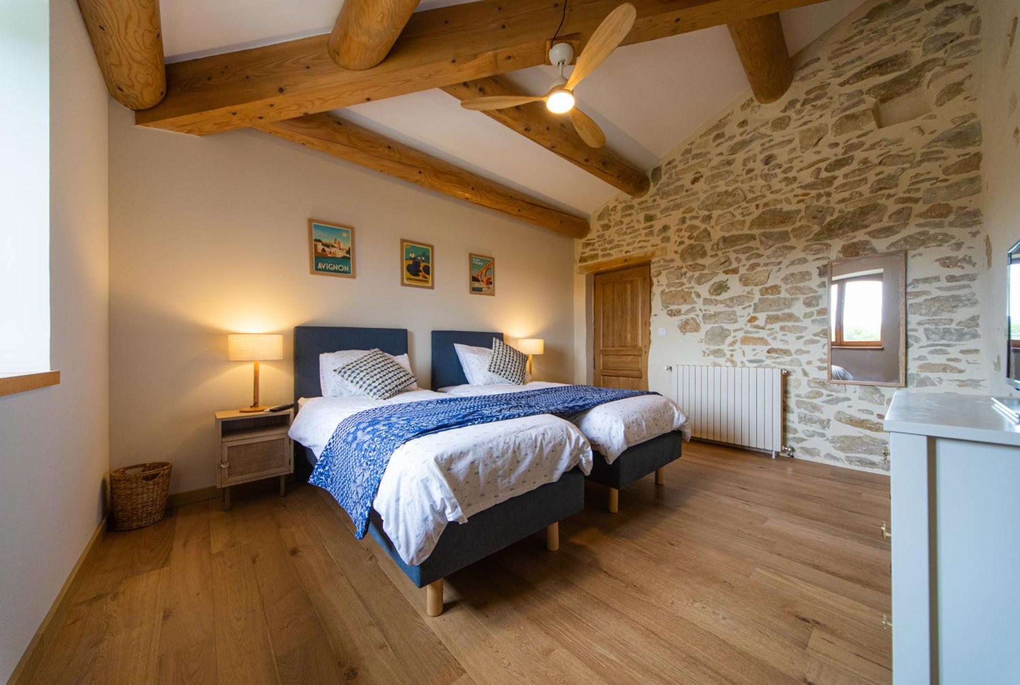 Les Yourtes De Provence Saint-Paulet-de-Caisson 部屋 写真